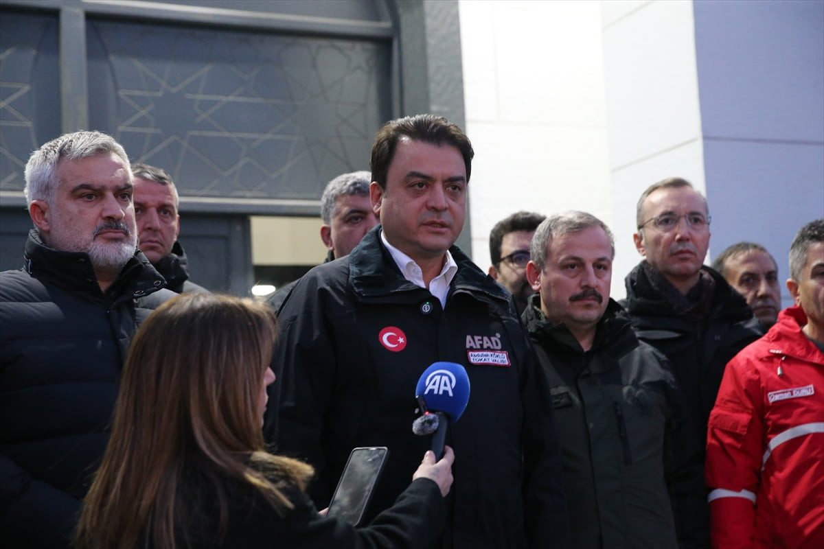 Tokat'ın Niksar ilçesinde saat 03.35'te 5,5 büyüklüğünde deprem meydana geldi. Tokat Valisi...