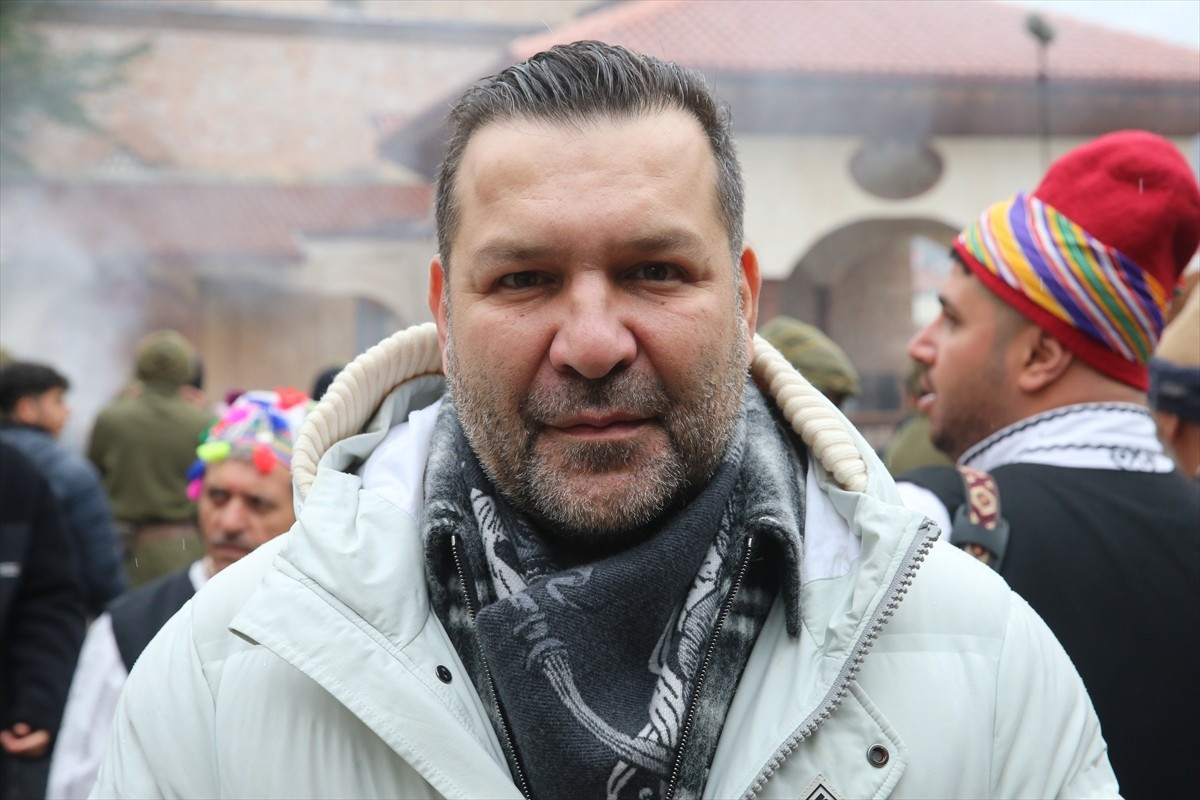 Tokat'ta çekimleri devam eden ve TRT tabii'de yayımlanacak "Onbeşliler" dizisinde şehit yakınları...