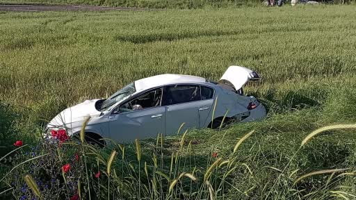Tokat'ta otomobil ile çarpışan traktör ikiye bölündü: 2 yaralı