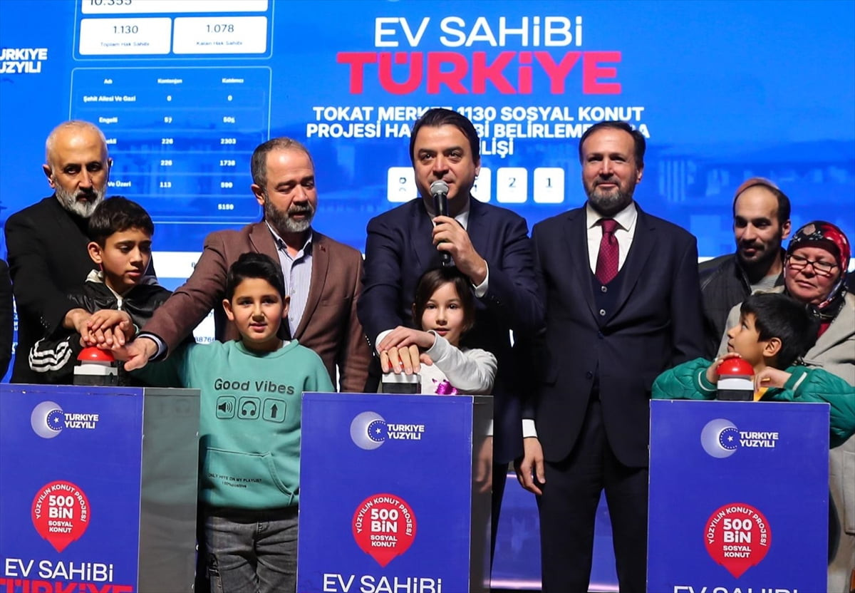 Tokat'ta "Yüzyılın Konut Projesi" kapsamında inşa edilecek 3 bin 392 konutun hak sahiplerinin...