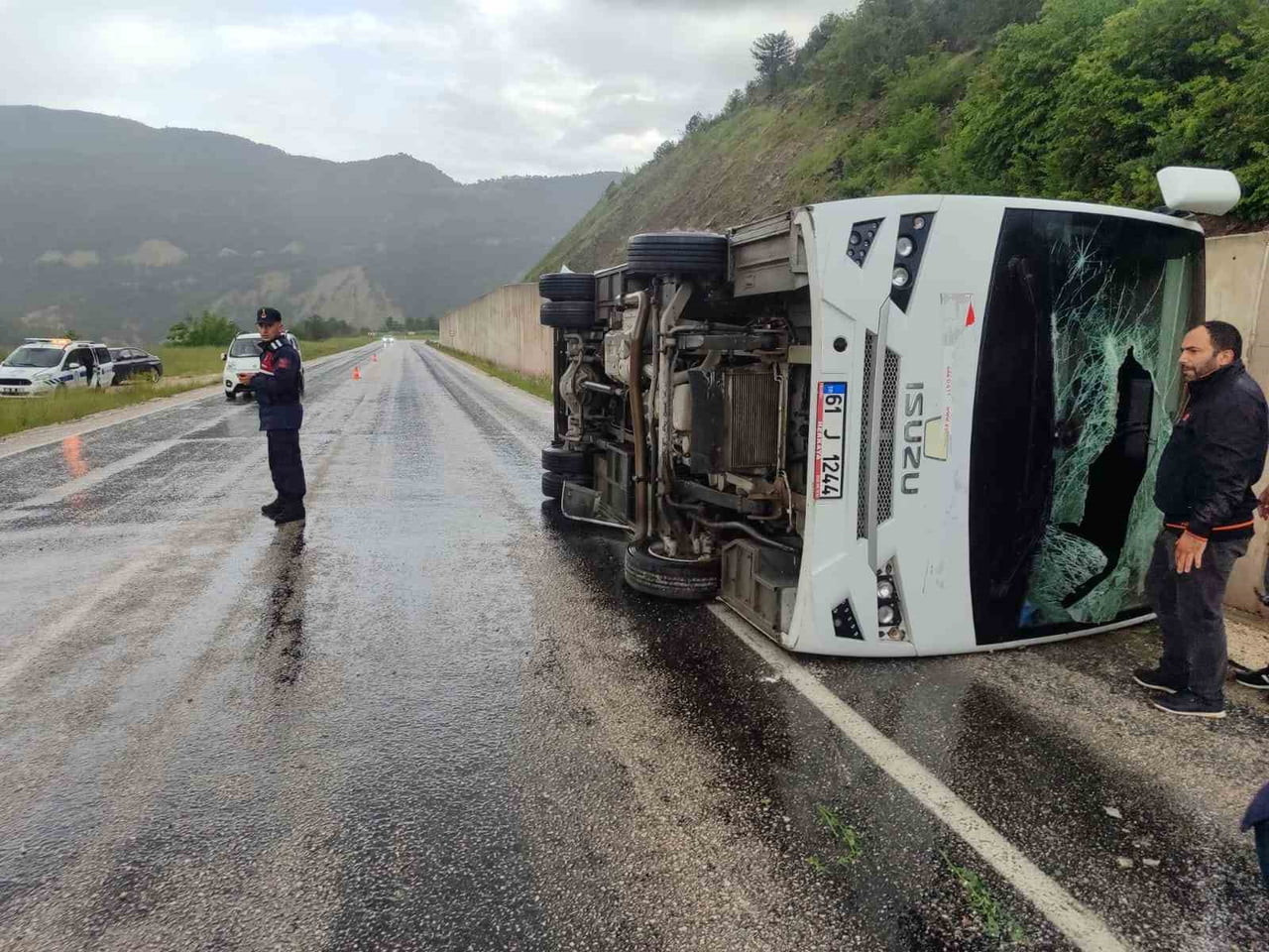 TOKAT’IN REŞADİYE İLÇESİNDE CENAZE DÖNÜŞÜ İSTANBUL’A SEYİR HALİNDE OLAN MİNİBÜS İLE İTFAİYE ARACI...
