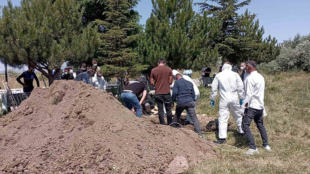 TOKAT’IN SULUSARAY İLÇESİNDE KENE ISIRMASININ ARDINDAN KIRIM KONGO KANAMALI ATEŞİ (KKKA)...