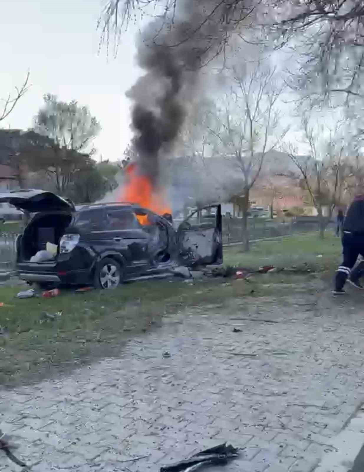 TOKAT’IN TURHAL İLÇESİNDE MEYDANA GELEN TRAFİK KAZASINDA BİR KİŞİ ÖLDÜ, İKİ KİŞİ İSE...