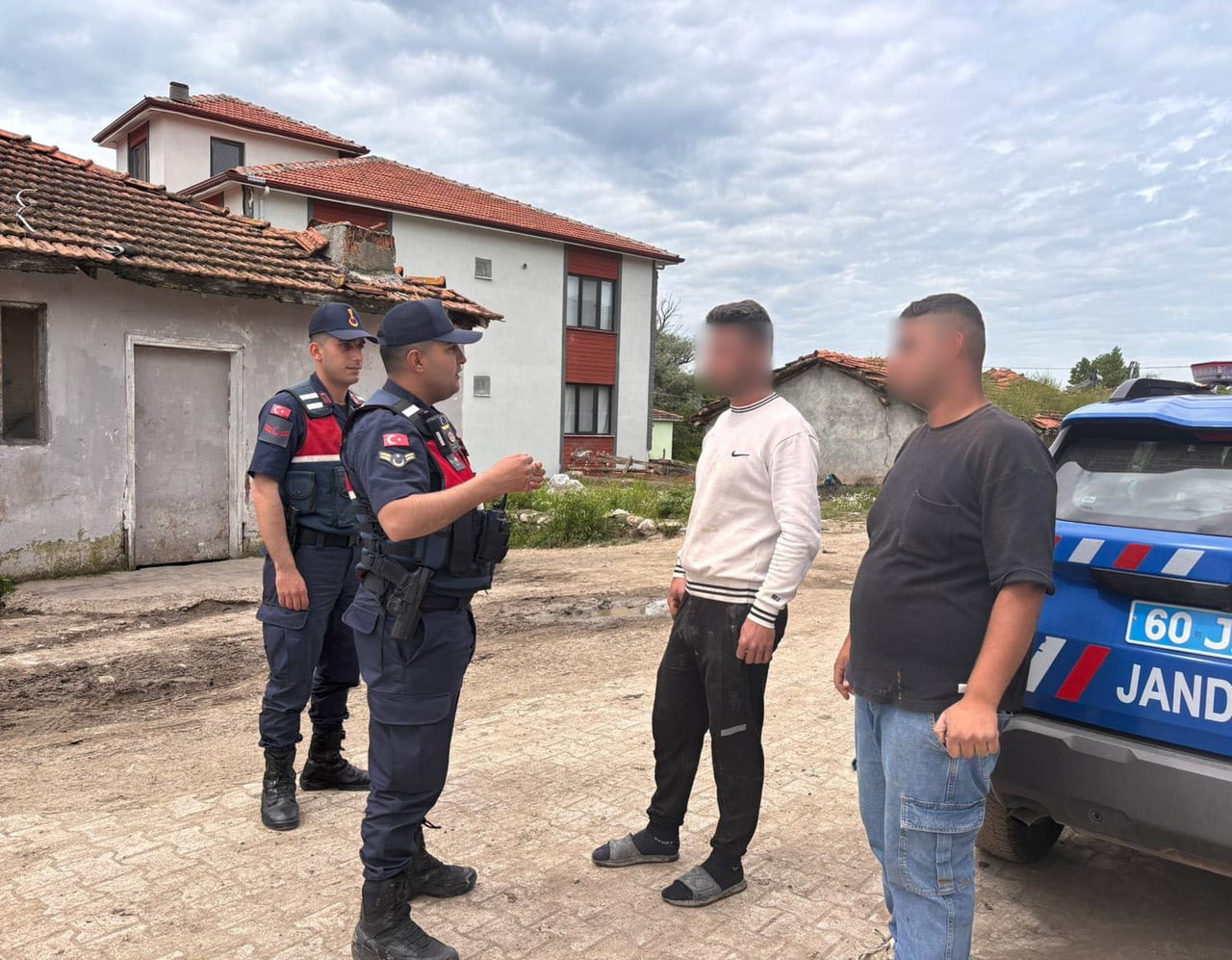 TOKAT’IN TURHAL İLÇESİNDE TAŞKIN RİSKİNE KARŞI 15 MAHALLEDE GEÇİCİ TAHLİYE KARARI ALINIRKEN...