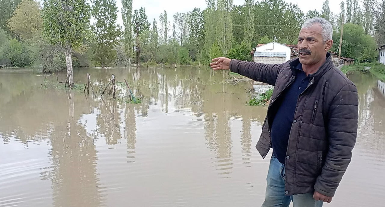 TOKAT’IN YEŞİLYURT İLÇESİNDEN GEÇEN ÇEKEREK IRMAĞI’NDA SON GÜNLERDE ETKİLİ OLAN YAĞIŞLARIN...