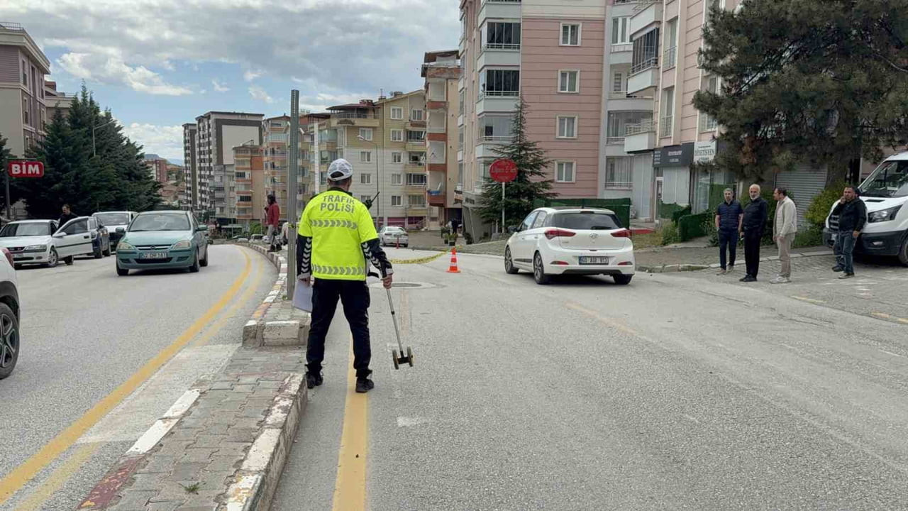TOKAT’TA ALKOLLÜ SÜRÜCÜNÜN ÇARPTIĞI YAŞLI KADIN YAŞAM SAVAŞINI KAYBETTİ.
