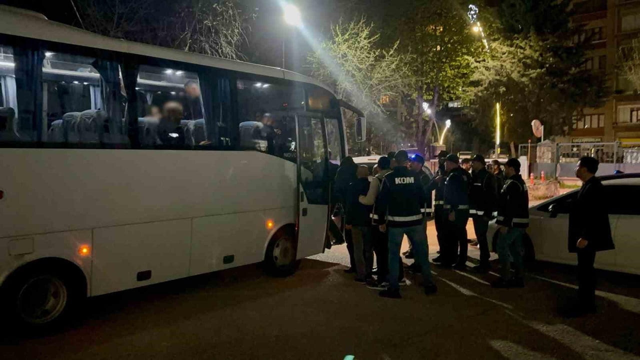 TOKAT’TA EHLİYET SINAVINA YÖNELİK DÜZENLENEN "JOKER ADAY" OPERASYONUNDA 14 ŞÜPHELİ...