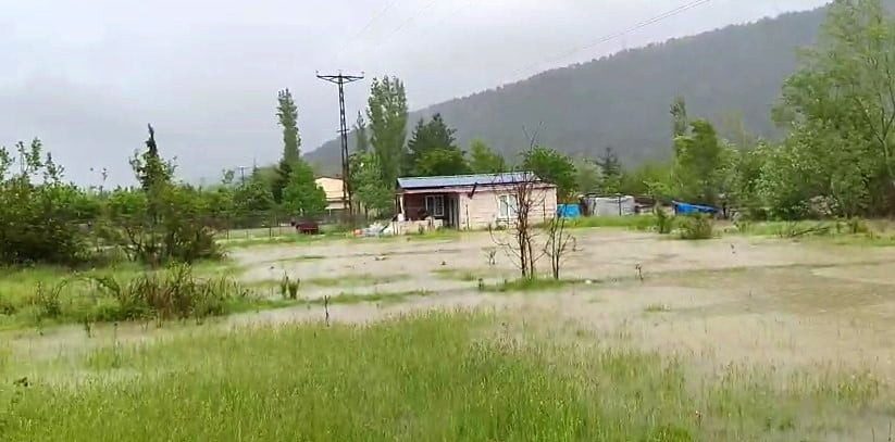 TOKAT’TA ETKİLİ OLAN SAĞANAK SONRASI KELKİT ÇAYI TAŞTI, TARIM ARAZİLERİ VE YOLLAR SULAR ALTINDA...