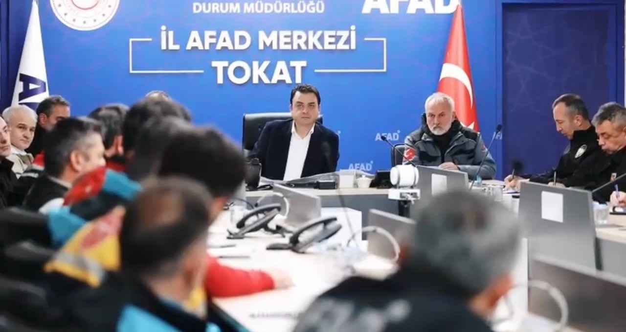 TOKAT’TA MUHTEMEL SEL VE SU BASKINLARINA KARŞI DÜZENLENEN KOORDİNASYON TOPLANTISININ ARDINDAN...