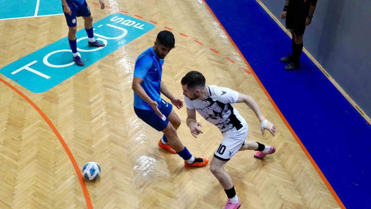 Tokat'ta Üniversiteler Arası Salon Futbolu Heyecanı