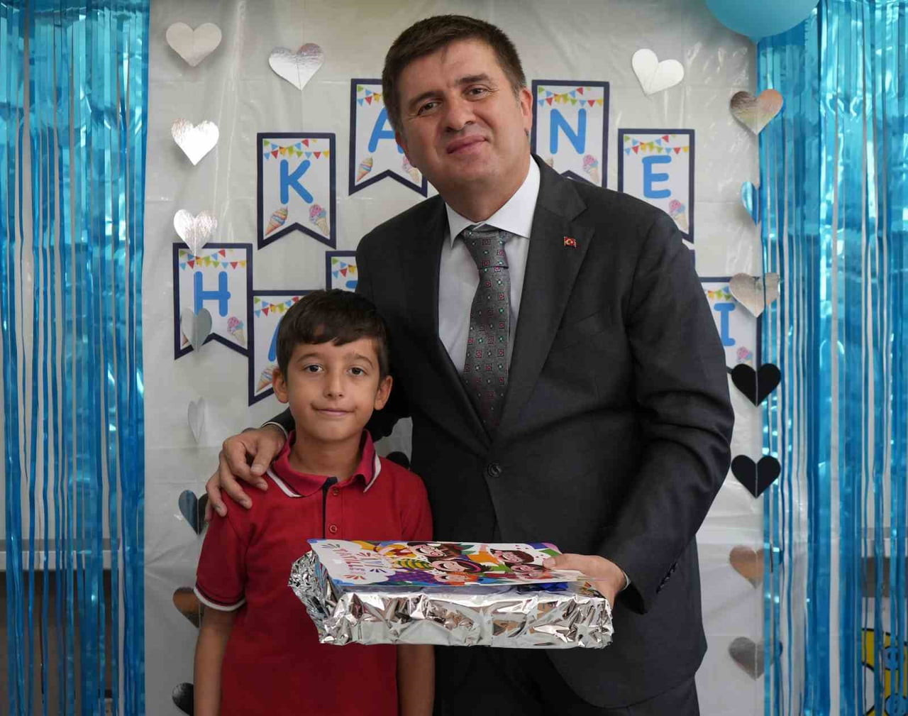 TOKİ ŞEHİT ÖĞRETMEN GÜZİN YILMAZ İLKOKULU/ORTAOKULU’NDA DÜZENLENEN PROGRAMDA SINIFLARI ZİYARET...