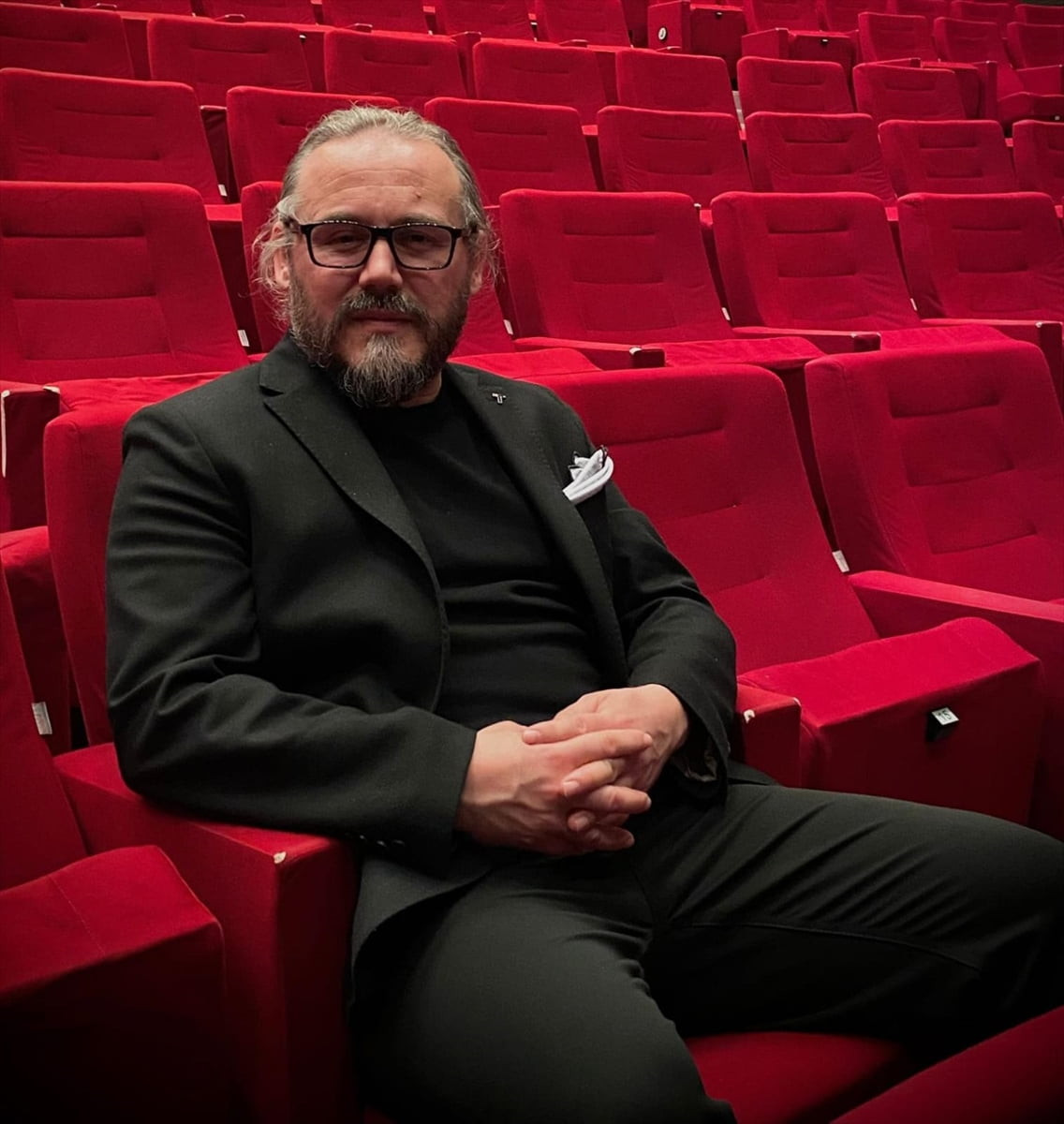 Toplumsal değerleri ve aile yapısını merkeze alan tiyatro çalışmalarına imza atan Sultanbeyli...