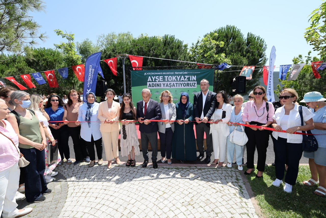 TÖRENDE KURDELE KESİMİNİ BAŞKAN ÇEBİ KATILIMCILARLA BİRLİKTE GERÇEKLEŞTİRDİ.