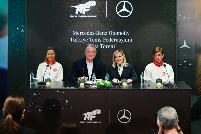 TÖRENE MERCEDES-BENZ OTOMOTİV İCRA KURULU BAŞKANI ŞÜKRÜ BEKDİKHAN (SOLDAN İKİNCİ), TÜRKİYE TENİS...