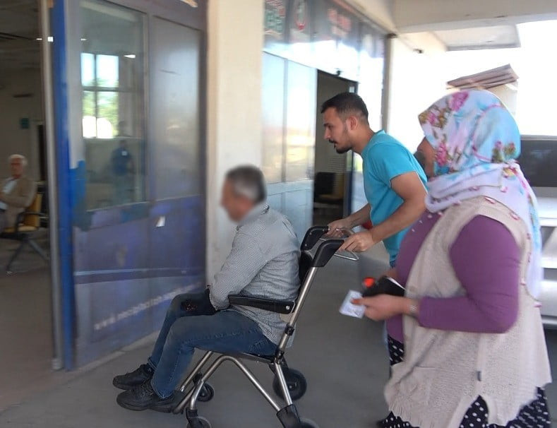 TOSUNUN BOYNUZ DARBESİYLE BACAĞINDAN YARALANAN VATANDAŞA 60 DİKİŞ ATILDI.