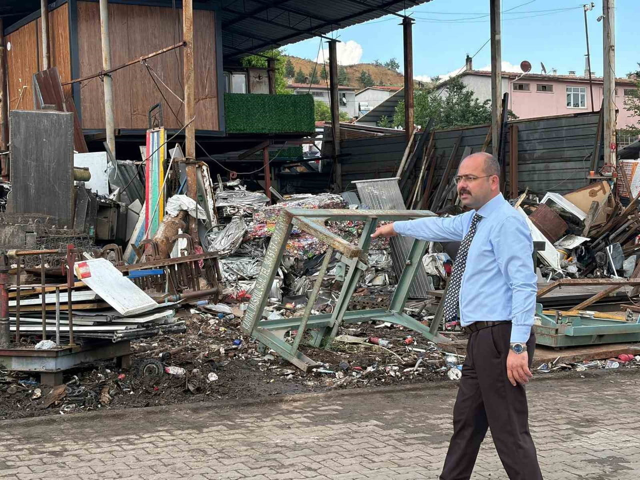 TOSYA BELEDİYE BAŞKANI VOLKAN KAVAKLIGİL, TOSYA BELEDİYESİ TARAFINDAN OTO SANAYİ BÖLGESİNDE...