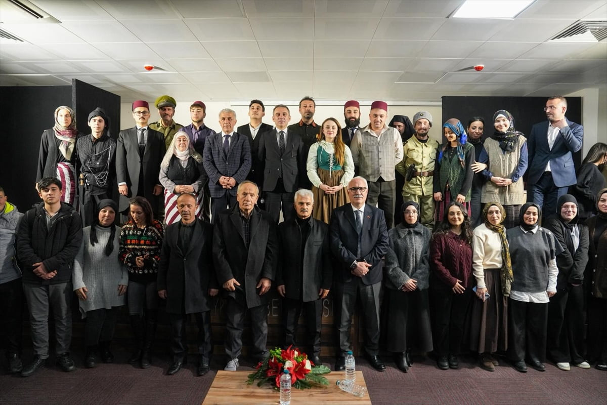 Trabzon Büyükşehir Belediyesi Şehir Tiyatrosunun "Trabzon'un Kayıp Yılları: Muhacirlik" adlı...