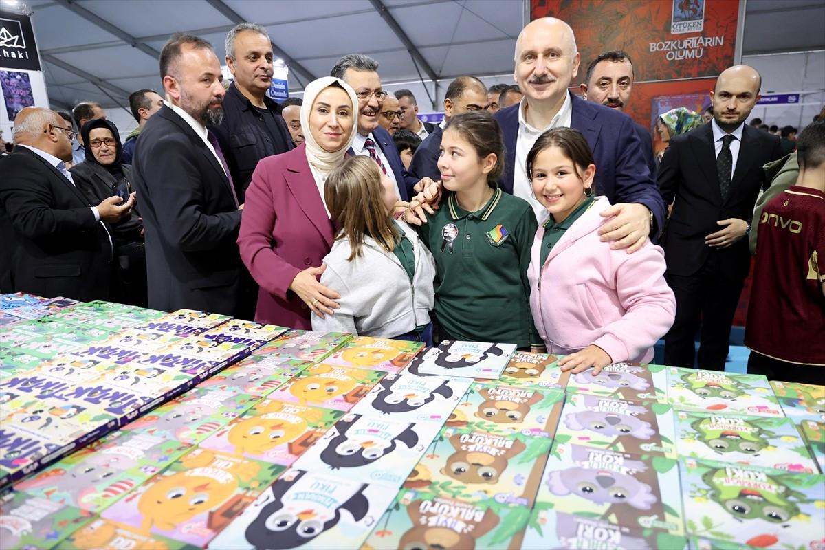Trabzon Büyükşehir Belediyesince düzenlenen 2. Kitap Günleri okurlara kapılarını açtı. TBMM...