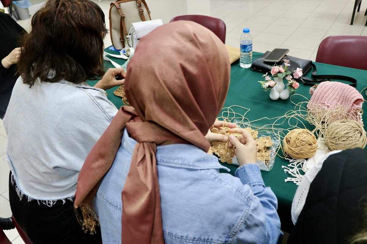 Trabzon Denetimli Serbestlik Müdürlüğünce yürütülen mesleki eğitim kurslarıyla yükümlülerin meslek...