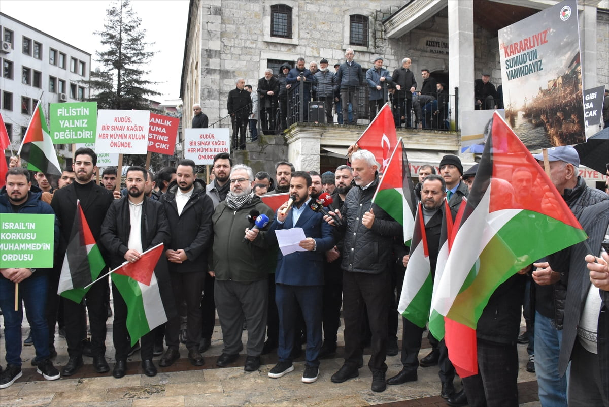 Trabzon, Rize, Ordu ve Giresun'da Türkiye Gençlik Vakfı (TÜGVA) il temsilciliklerince 1 Ocak'ta...
