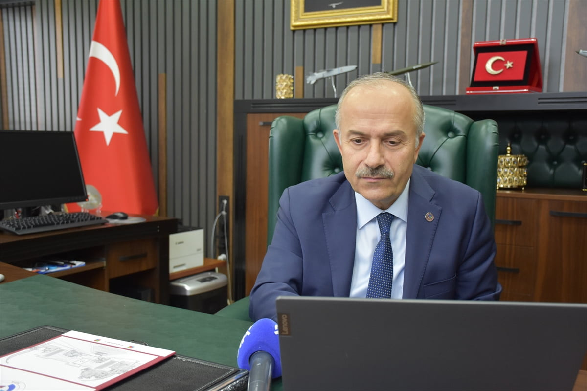 Trabzon Üniversitesi Rektörü Prof. Dr. Emin Aşıkkutlu, Anadolu Ajansının (AA) gözünden 2025'e...
