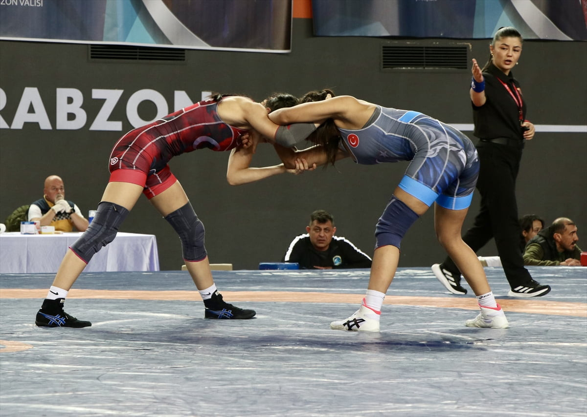 Trabzon'da düzenlenen 23 Yaş Altı Türkiye Güreş Şampiyonası tamamlandı. Beşirli Spor Salonu'ndaki...