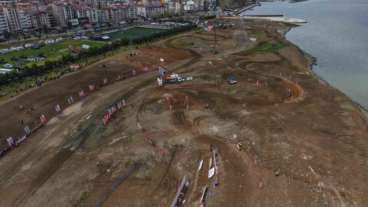 TRABZON'DA DÜZENLENEN PETLAS 2026 TÜRKİYE OFF-ROAD ŞAMPİYONASI'NIN İLK AYAĞI, FİNAL ETABIYLA DEVAM...