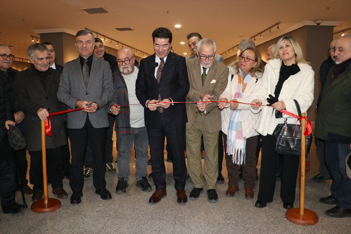 Trabzon'da Ganita Kültür Sanat Derneğince düzenlenen karikatür sergisi "Karadeniz İncelemeleri 2"...