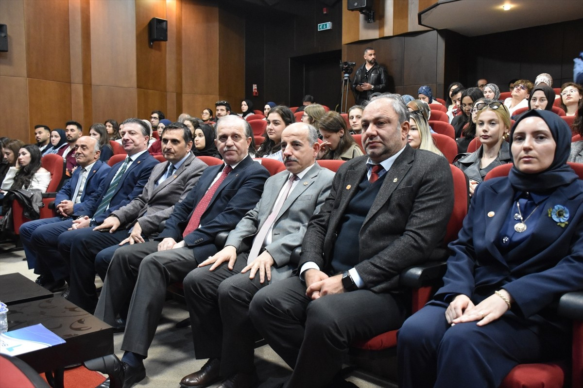 Trabzon'da, "Kadına Yönelik Şiddete Karşı Akademiden Topluma Ortak Sorumluluk" paneli...