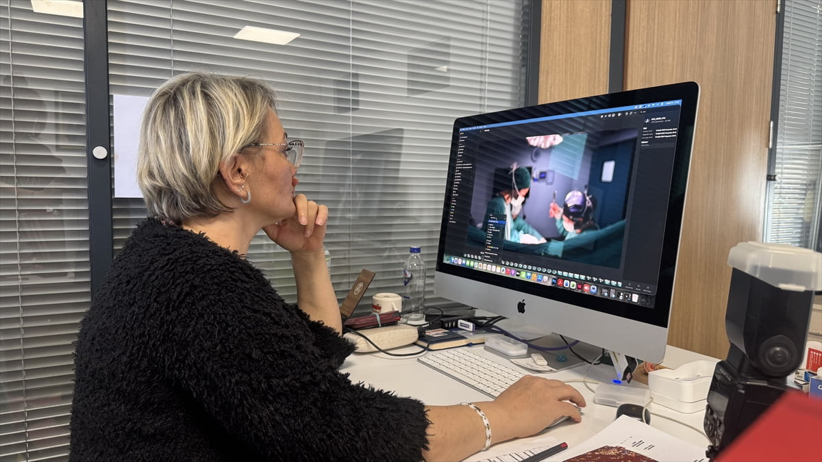 Trabzon'da yaşayan grafiker Gonca Arslan, Karadeniz Teknik Üniversitesi (KTÜ) Farabi Hastanesi...