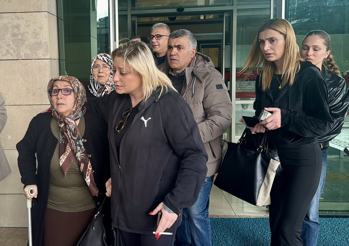 Trabzon'un Beşikdüzü ilçesinde eşini silahla öldüren, olaya müdahale eden bekçiyi de yaralayan...