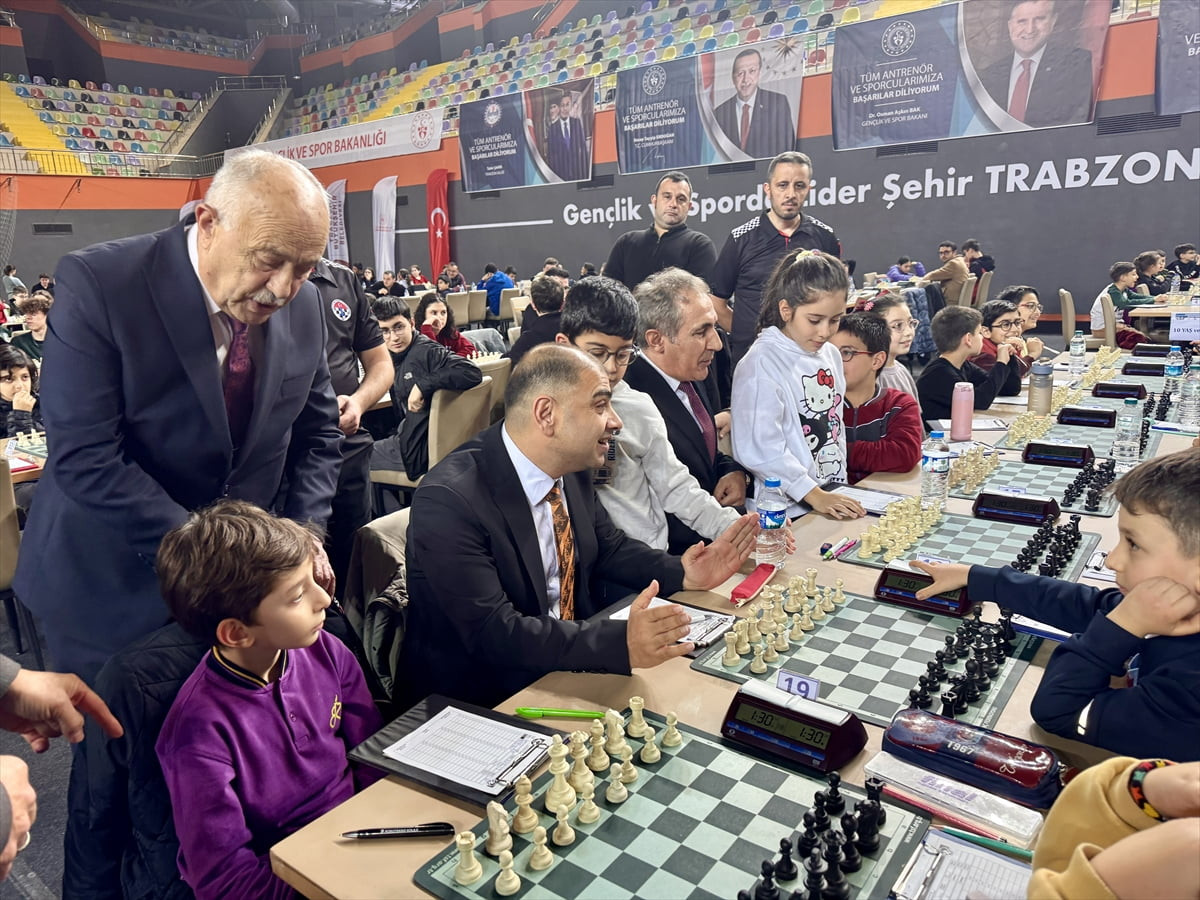 Trabzon'un düşman işgalinden kurtuluşunun 108. yıl dönümü etkinlikleri kapsamında düzenlenen "24...