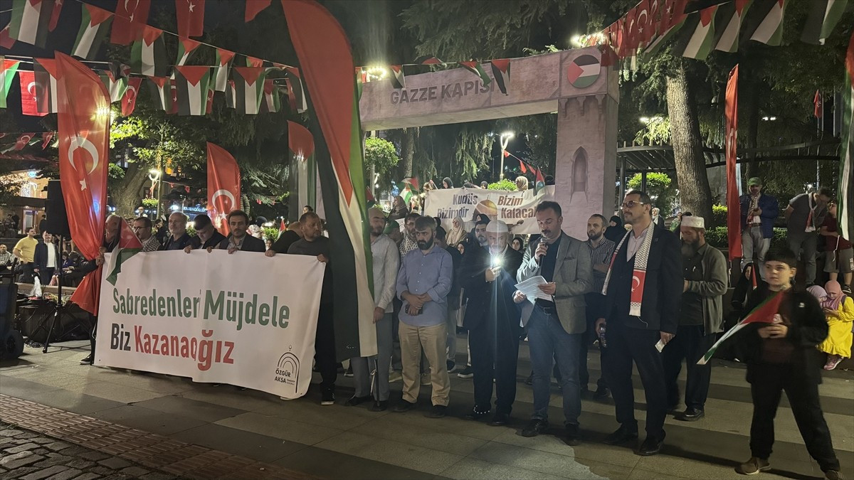 Trabzon'un Ortahisar ilçesinde İsrail'in Gazze'ye yönelik saldırılarına tepki gösterildi. Özgür...