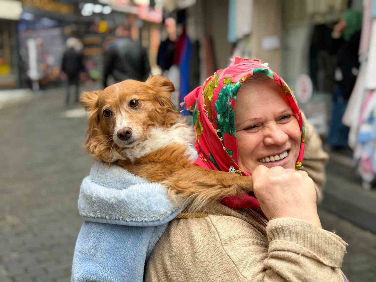 TRABZON'UN ORTAHİSAR İLÇESİNDE YAŞAYAN 61 YAŞINDAKİ PAKİZE HATİPOĞLU, KIZININ SOKAKTA YARALI HALDE...