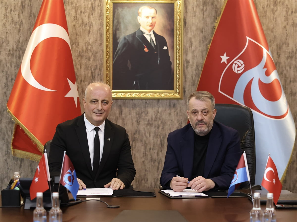 Trabzonspor ile Trabzon Fen Lisesi arasında eğitim ve teknoloji alanında işbirliği protokolü...