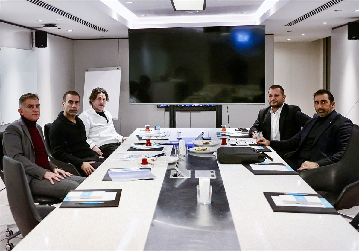 Trabzonspor Kulübünde değerlendirme toplantısı yapıldığı bildirildi. Toplantıya, Trabzonspor...