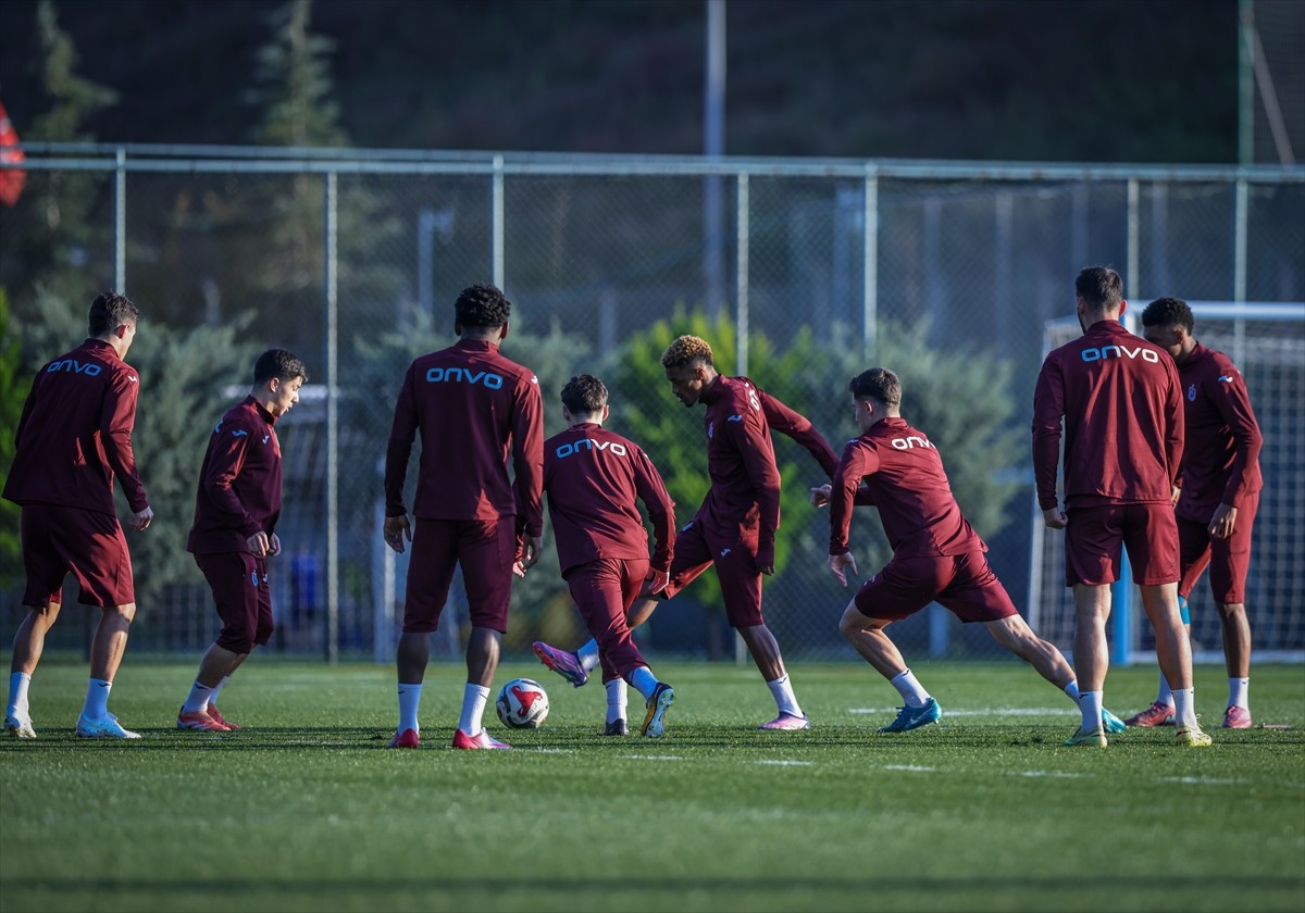 Trabzonspor, Trendyol Süper Lig'in 15. haftasında  deplasmanda Göztepe ile yapacağı maçın...