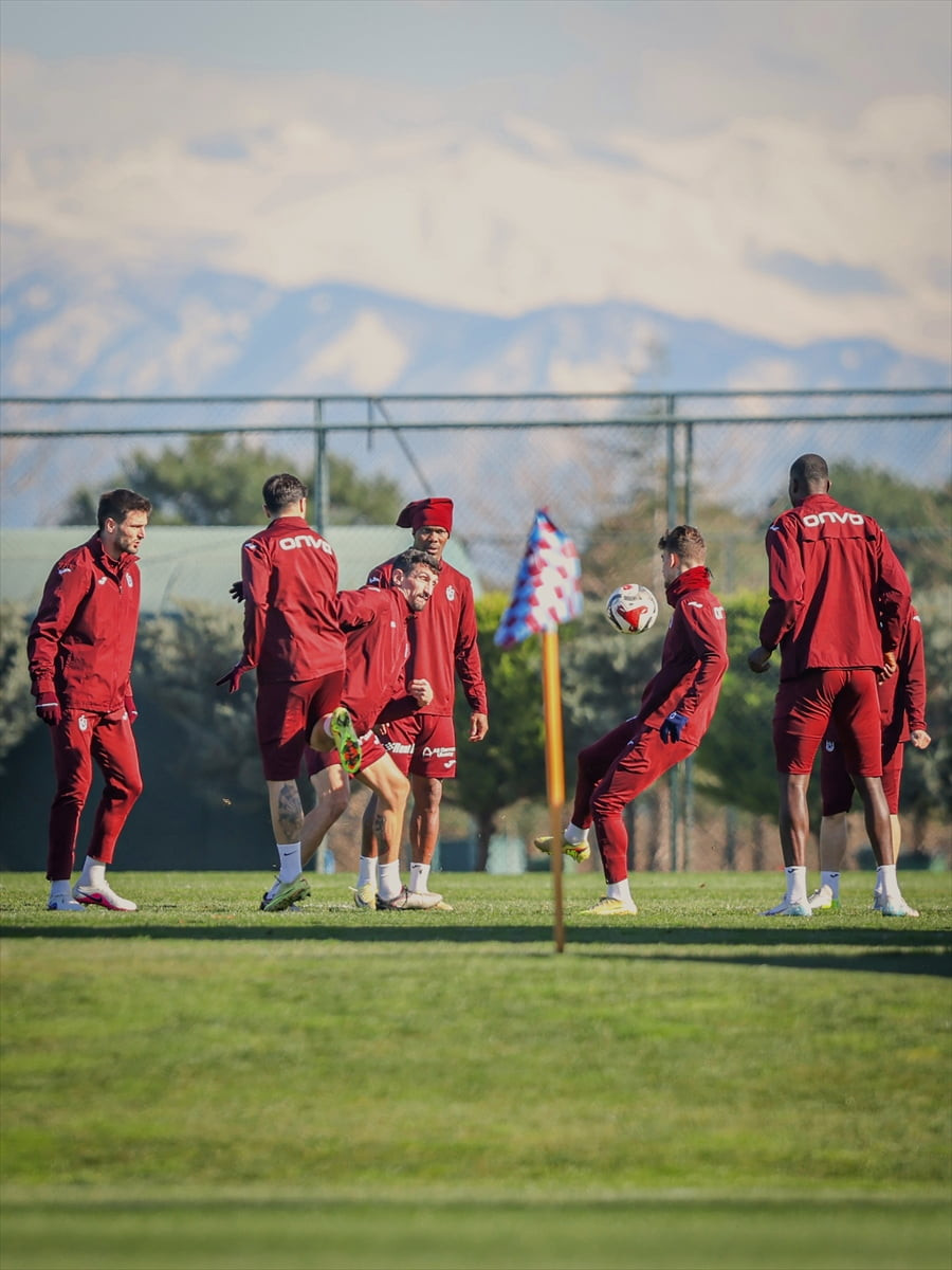 Trabzonspor, Trendyol Süper Lig'in 22. haftasında 14 Şubat Cumartesi günü sahasında Fenerbahçe ile...