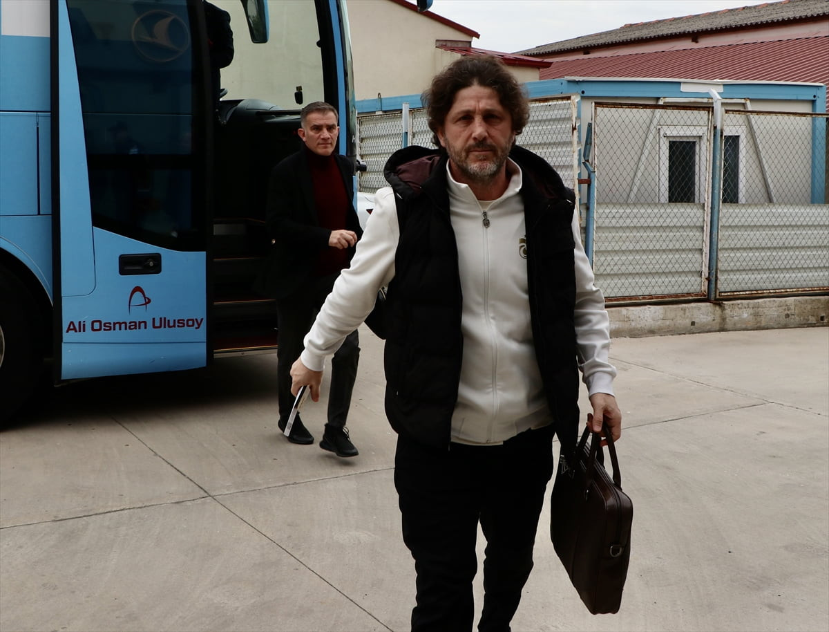 Trabzonspor, Trendyol Süper Lig'in 27. haftasında yarın deplasmanda ikas Eyüpspor ile yapacağı maç...