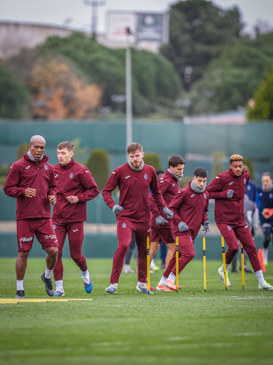 Trabzonspor, Turkcell Süper Kupa yarı finalinde Galatasaray ile Gaziantep'te yapacağı maçın...
