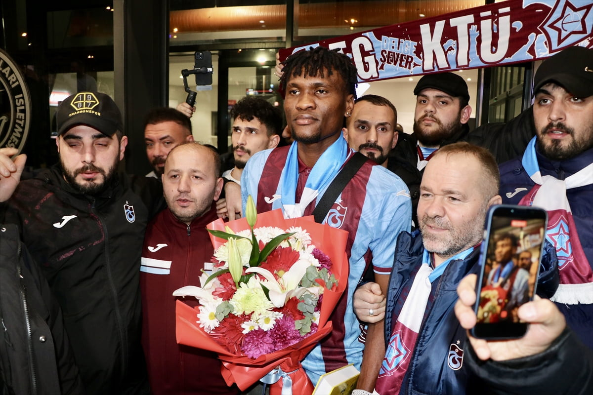 Trabzonspor'un anlaşma sağladığı Nijeryalı stoper Chibuike Nwaiwu, Trabzon'a geldi.