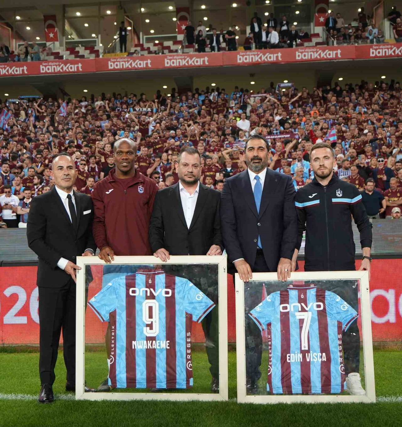 TRABZONSPOR'UN ŞAMPİYON KADROSUNDA YERALAN NWAKAEME VE EDİN VİSCA'YA KONYASPOR MAÇI ÖNCESİ...