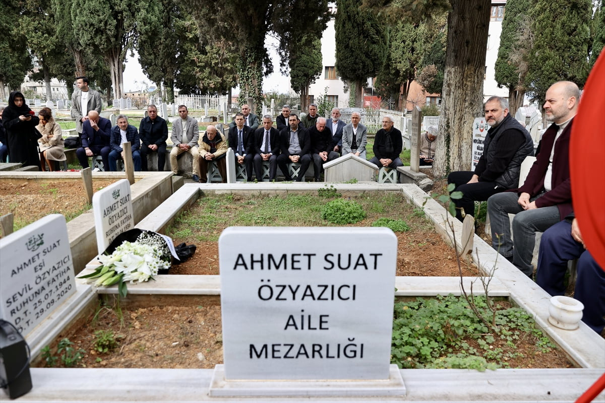 Trabzonspor'un unutlmayan teknik direktörlerinden Ahmet Suat Özyazıcı, vefatının 3. yıl dönümünde...