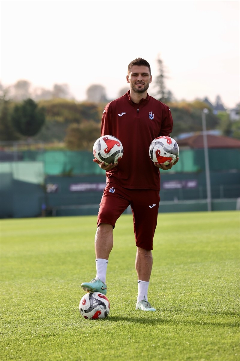 Trabzonsporlu futbolcu Okay Yokuşlu, Trendyol Süper Lig'in 13. haftasında RAMS Başakşehir ile...