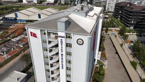 Trafiği tehlikeye düşüren minibüs sürücüsü sanal devriyeye takıldı
