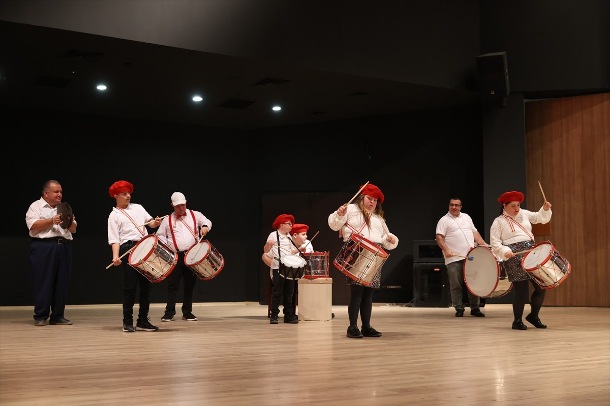 Trakya Üniversitesinde (TÜ) 3 Aralık Dünya Engelliler Günü dolayısıyla düzenlenen programda...