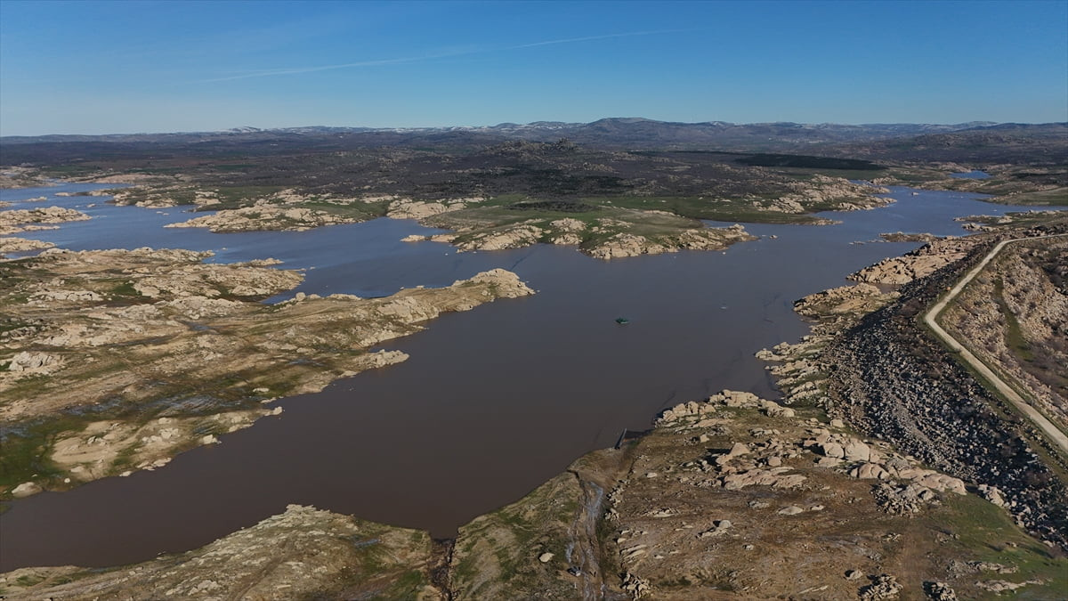 Trakya'da etkili olan kar ve sağanak yağışlar, Edirne, Tekirdağ ve Kırklareli'ndeki barajların...