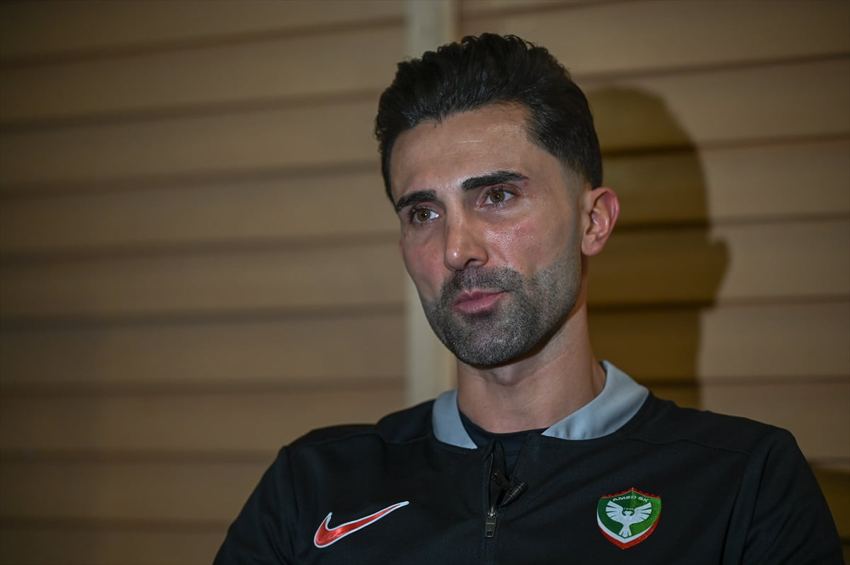 Trendyol 1. Lig ekibi Amed Sportif Faaliyetler'in deneyimli futbolcusu Hasan Ali Kaldırım, AA...