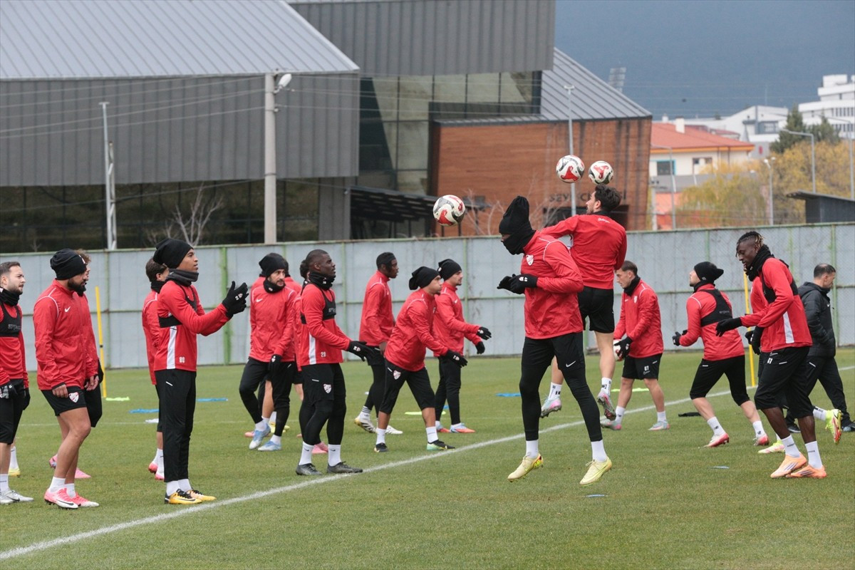 Trendyol 1. Lig ekibi Boluspor, 1991-1992 sezonundan bu yana uzak kaldığı Süper Lig'e yeniden...