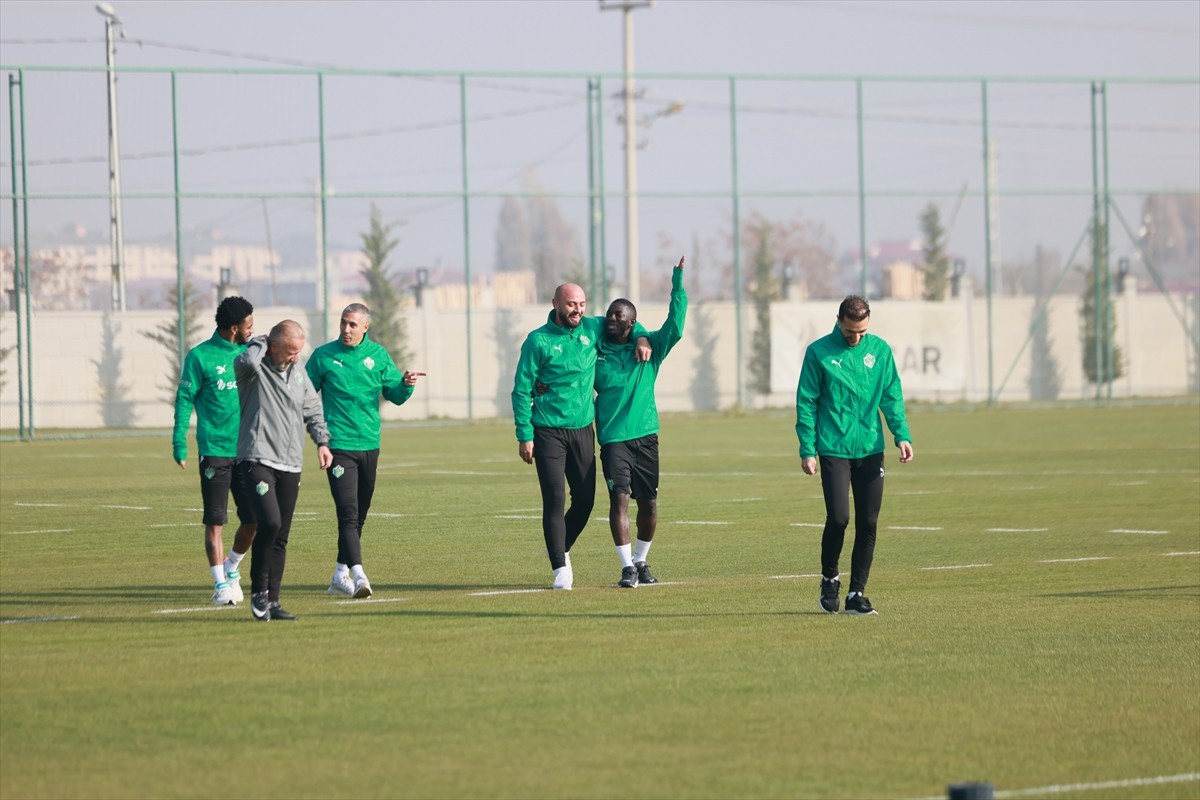 Trendyol 1. Lig ekiplerinden Alagöz Holding Iğdır FK, deplasmanda oynayacağı Emre Gökdemir İnşaat...